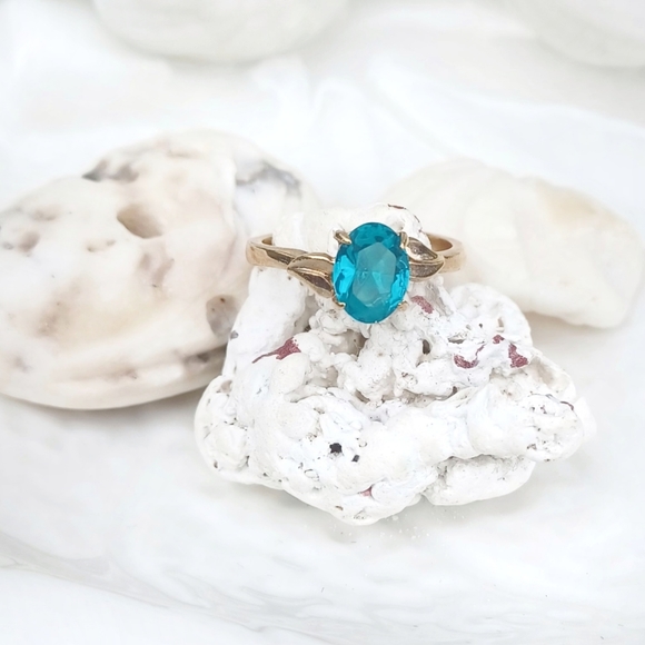 Aquamarine Gold Ring - Picture 6 of 11